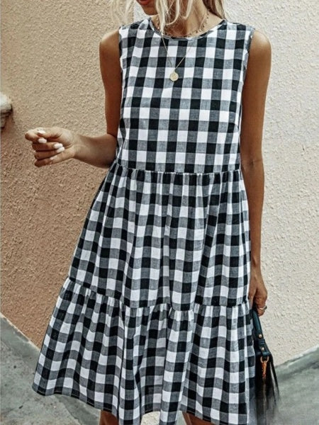 Valenzora | Fashion, Loose-fitting women's dress with round neckline, checked pastel medium skirt