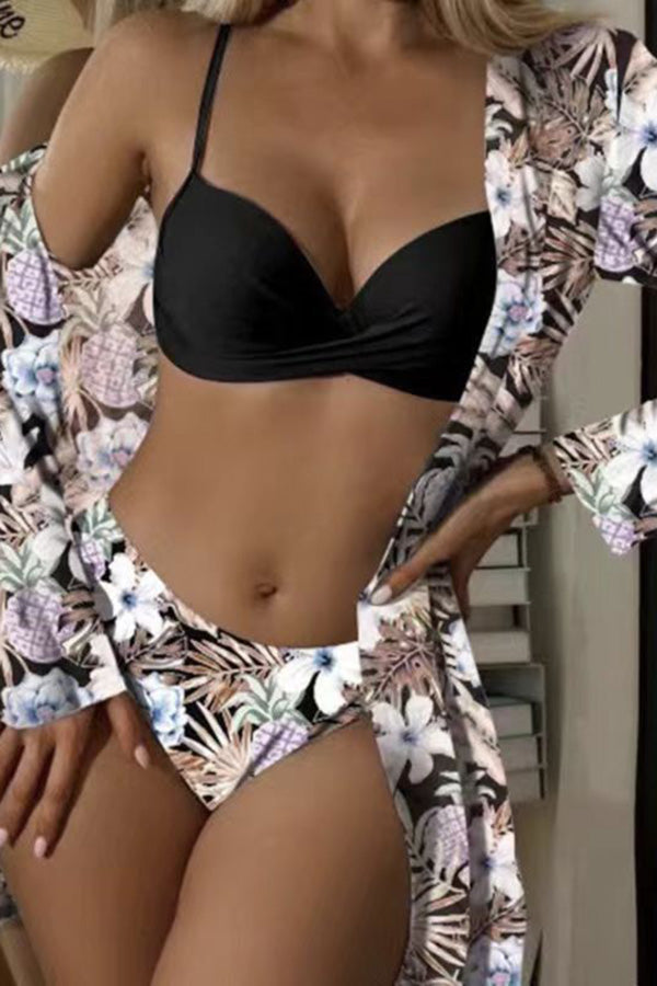 Valenzora – Wrap-style underwire bikini with tropical print and cover