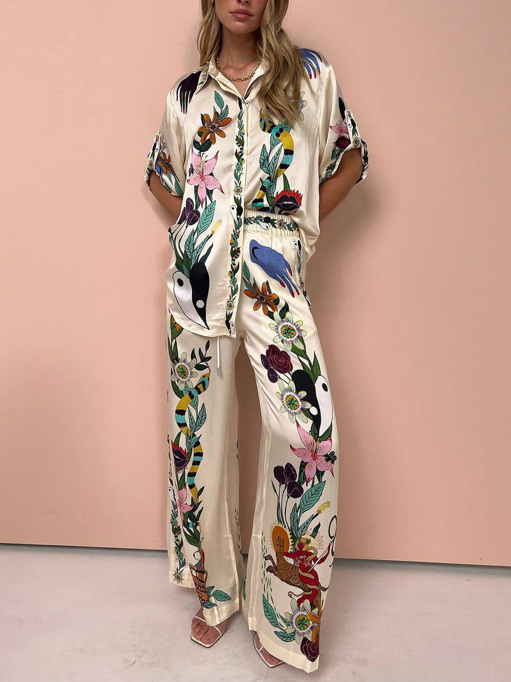 Valenzora | Zweiteiler aus Satin mit Blumen-Dschungel-Print