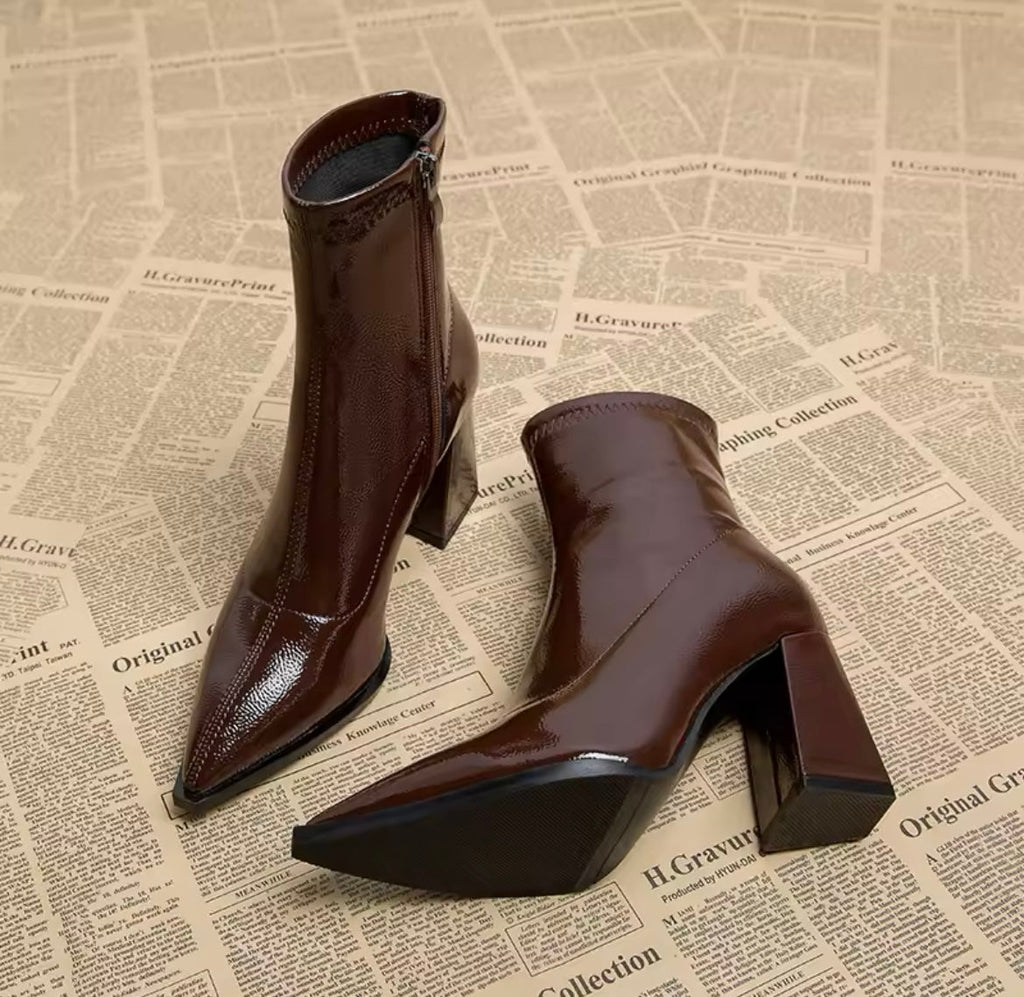 Valenzora | Patent leather ankle boots with block heel