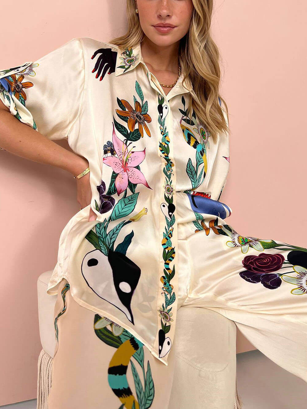 Valenzora | Zweiteiler aus Satin mit Blumen-Dschungel-Print