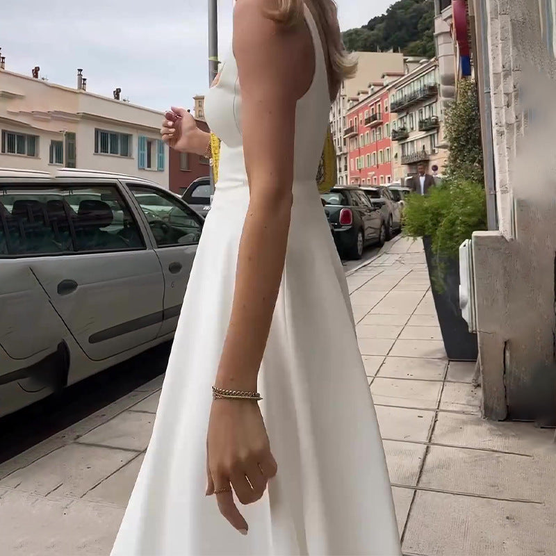 Valenzora | Trägerkleid mit eckigem Ausschnitt