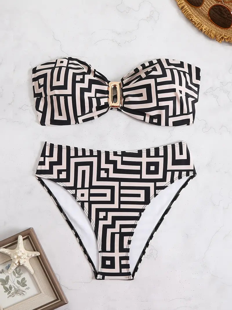 Valenzora | Fashionable bikini for pool days