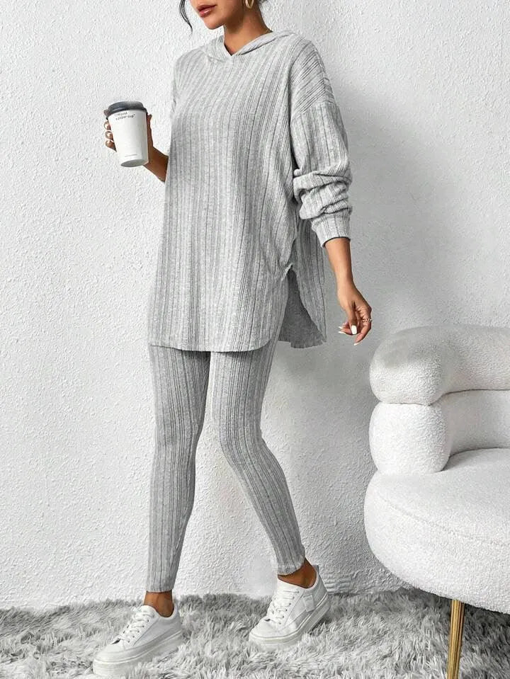 Valenzora | Women's long-sleeved set with a wide-cut hooded top in a solid color stripe