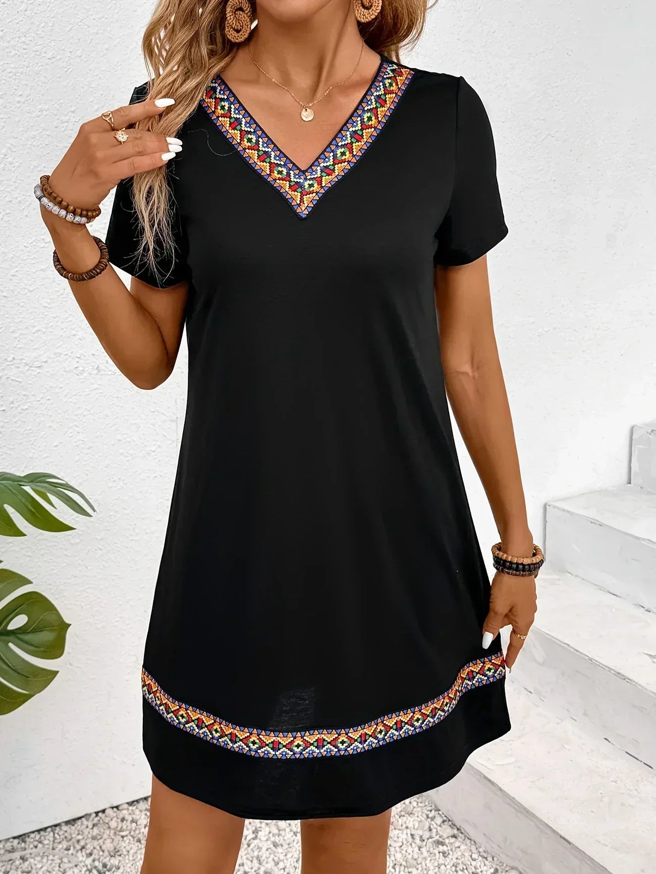 Valenzora | A-line dress with ethnic finish, V-neck, short sleeves. Perfect for summer.