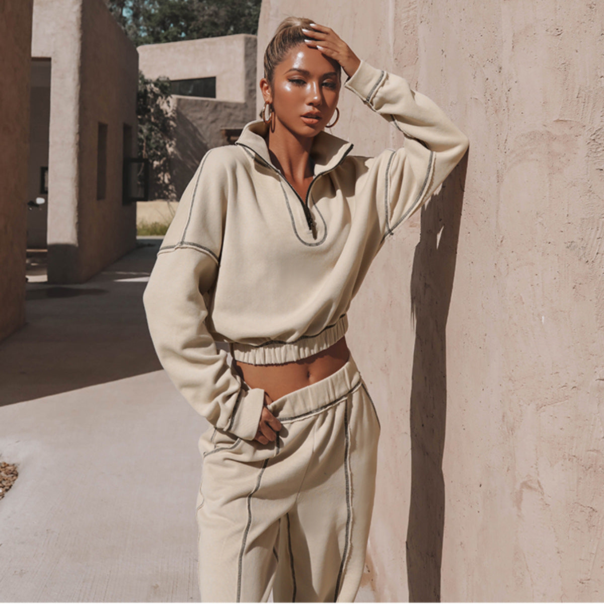 Valenzora | Sportlicher kurzer Sweatshirt-Zweiteiler mit Jogginghose - Damen-Pullover-Trainingsanzug mit Reißverschluss und elastischem Bund