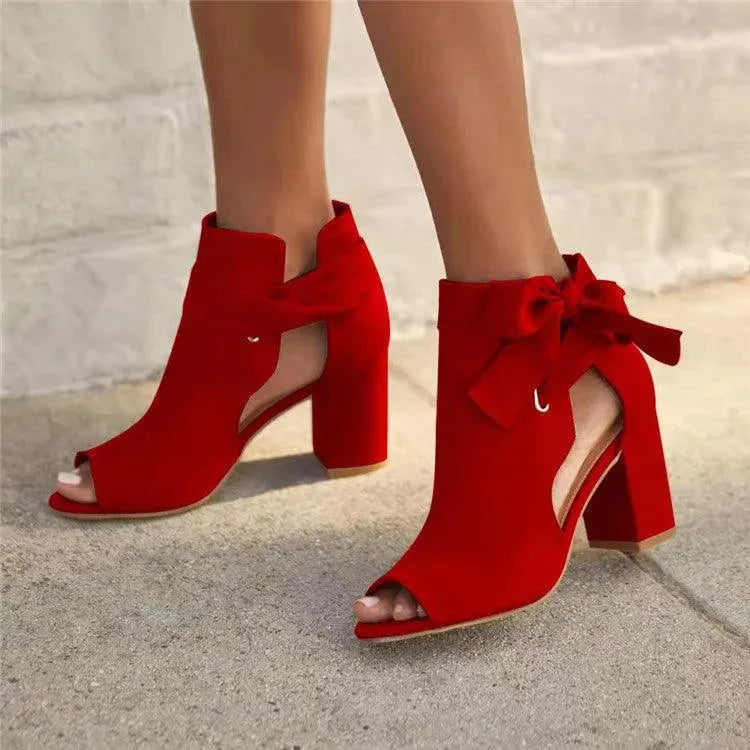Valenzora | Sandals with thick hooks and strik