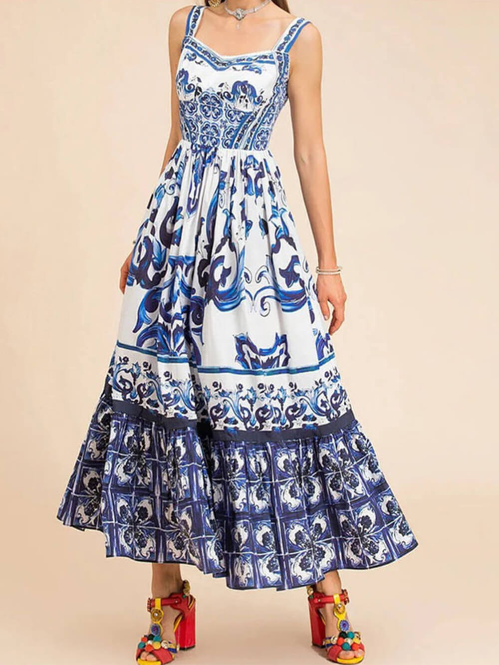 Valenzora | Elegantes geblümtes Midikleid