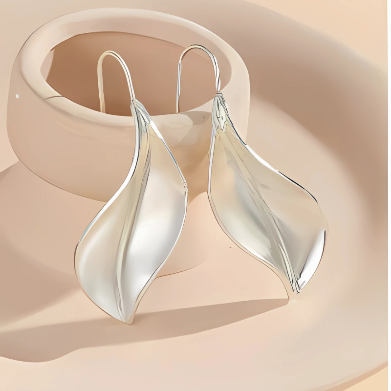 Valenzora | Leaf-shaped silver vintage earrings
