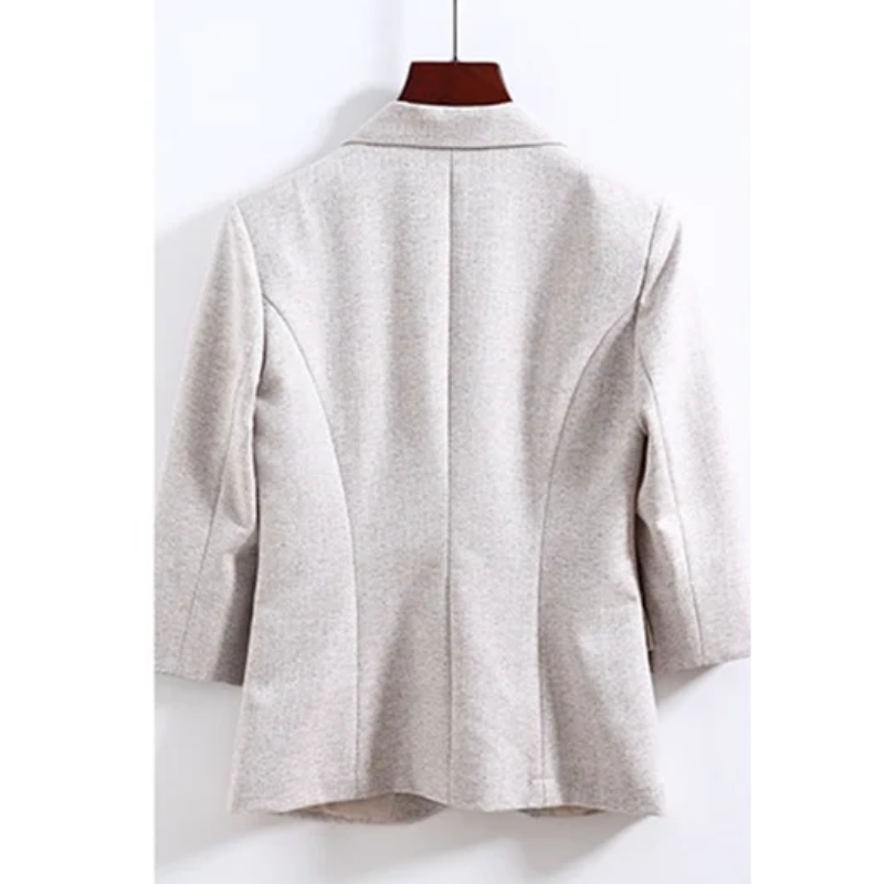Valenzora | Eleganter Damen-Blazer mit Knopfdetails. Ideal fürs Büro.