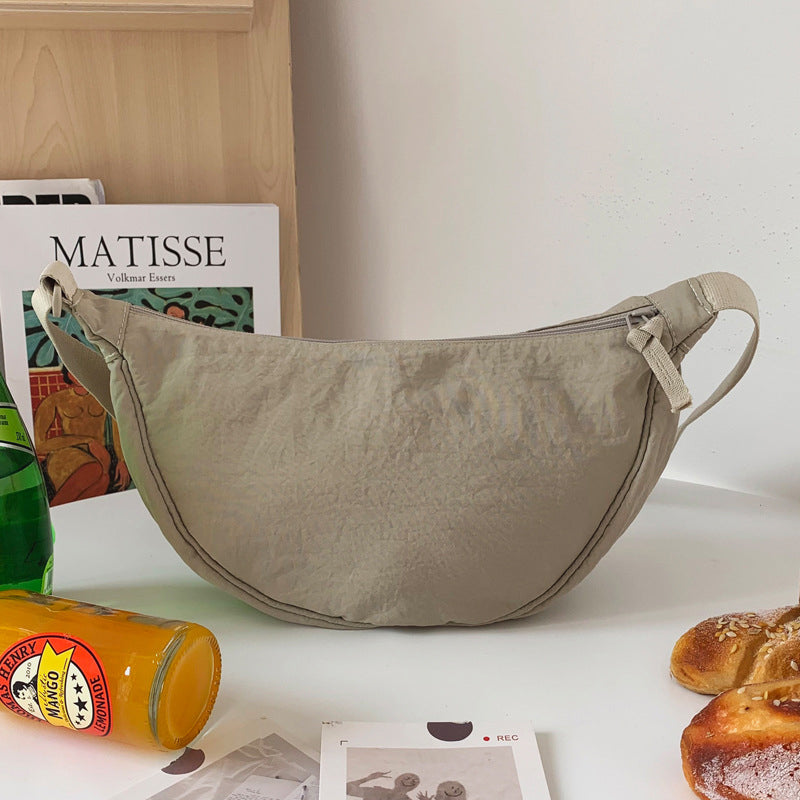 Valenzora | Halbmondförmige Tasche
