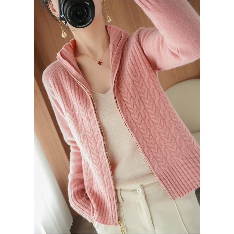 Valenzora | Damen Strickjacke mit Reißverschluss und Zopfstrickdetails