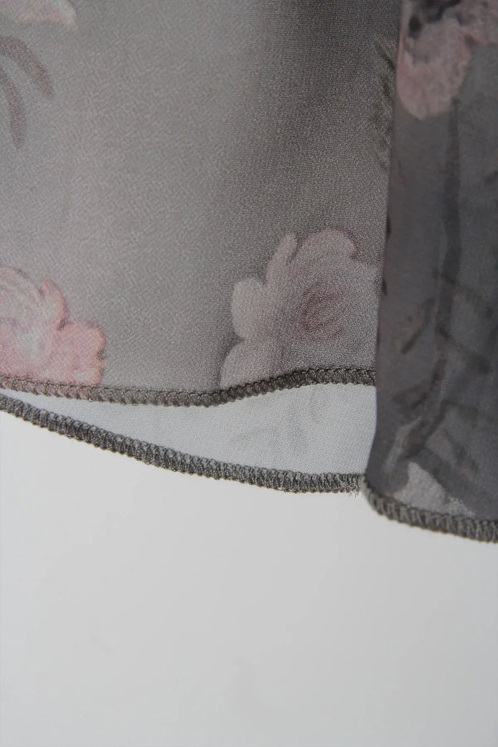 Valenzora | Midi dress with floral pattern and V-neck