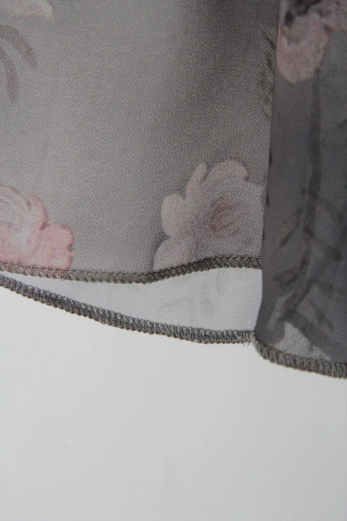 Valenzora | Midi dress with floral pattern and V-neck