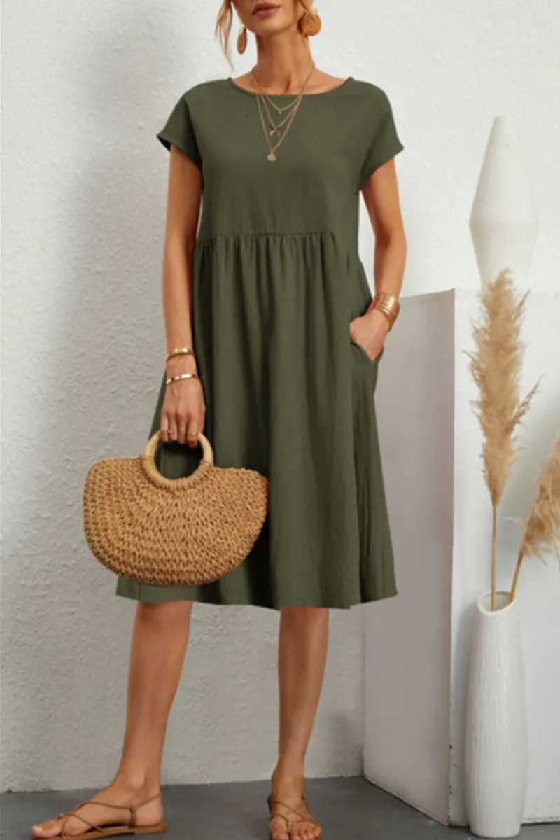 Valenzora | Chic short-sleeved dress with a round neckline in solid color patchwork