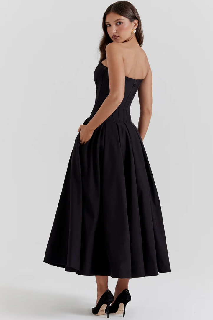 Strapless pleated dress with a V-neck