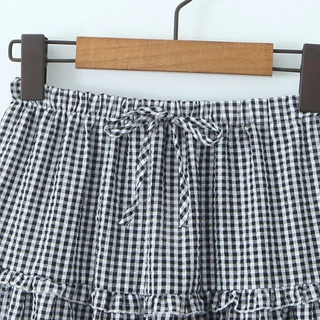 Valenzora | Gestufter Midirock aus Gingham mit Rüschen
