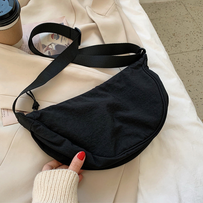 Valenzora | Halbmondförmige Tasche