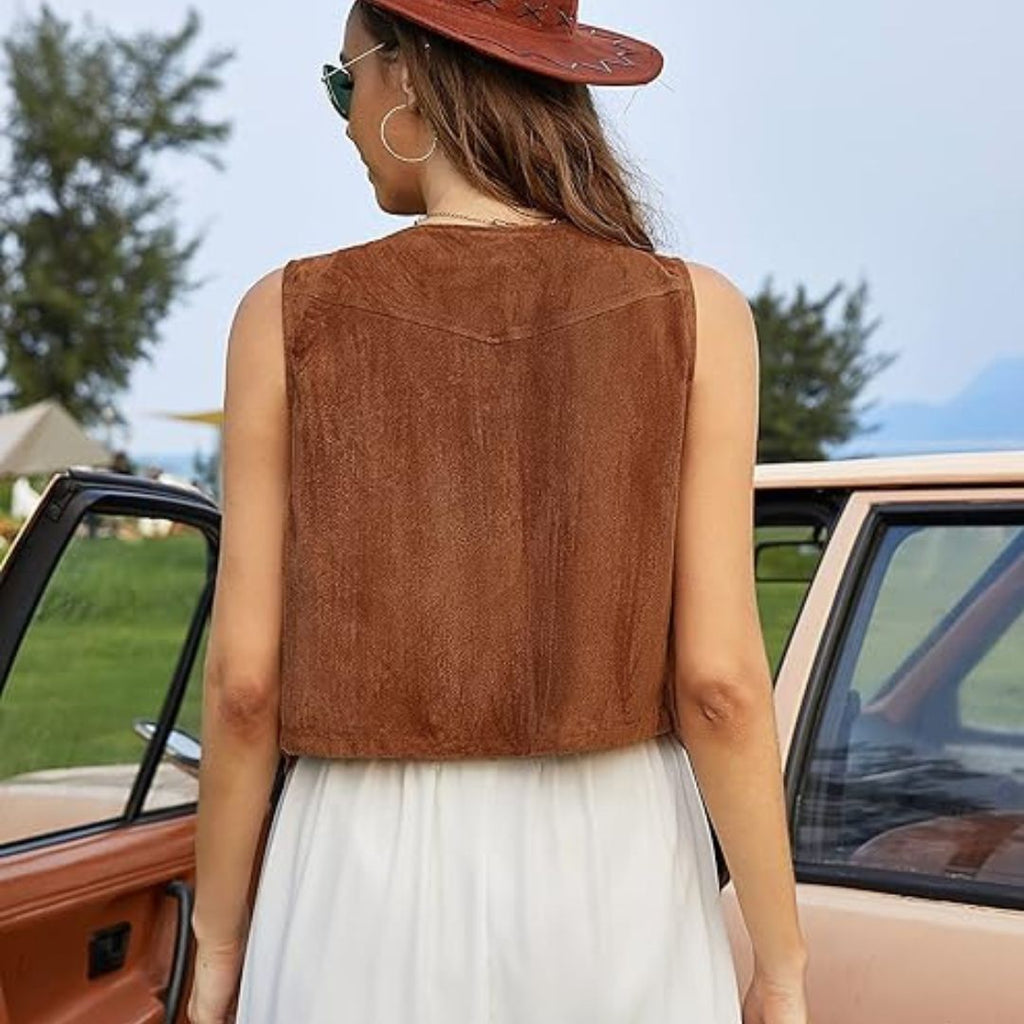 Valenzora | Suede vest with fringe and button detail