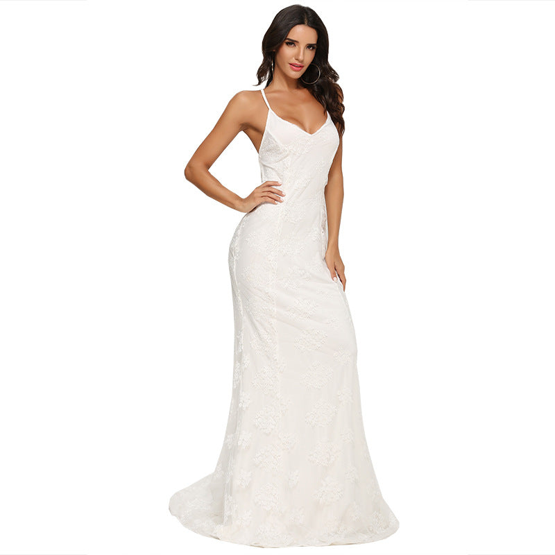 Women's elegant evening dress with delicate lace insert and seductive back cutout, size Valenzora