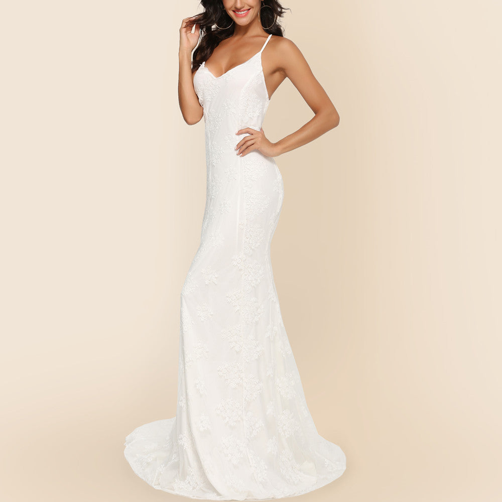 Women's elegant evening dress with delicate lace insert and seductive back cutout, size Valenzora