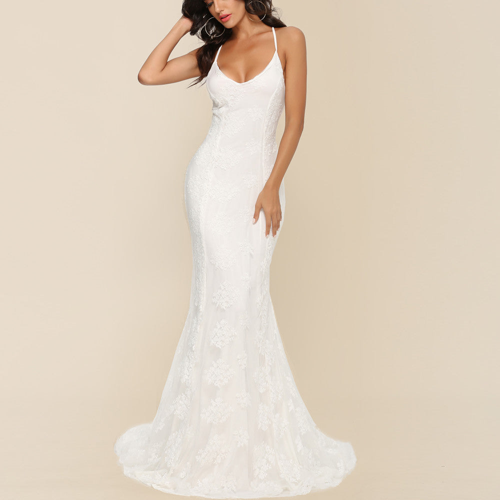 Women's elegant evening dress with delicate lace insert and seductive back cutout, size Valenzora
