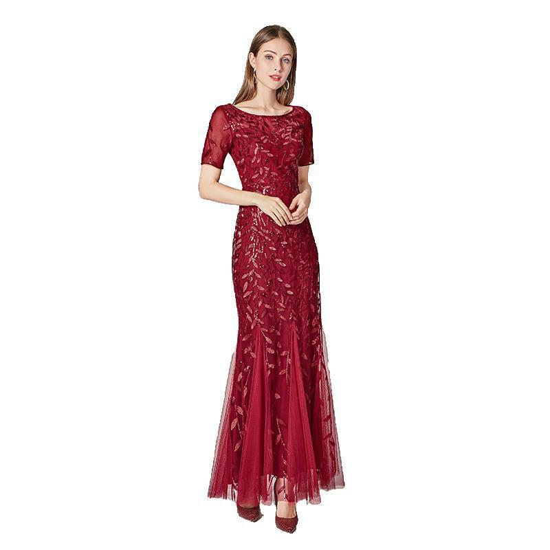 Valenzora | Elegant evening dress in gold