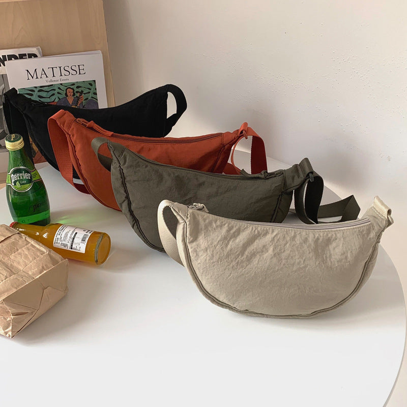 Valenzora | Halbmondförmige Tasche