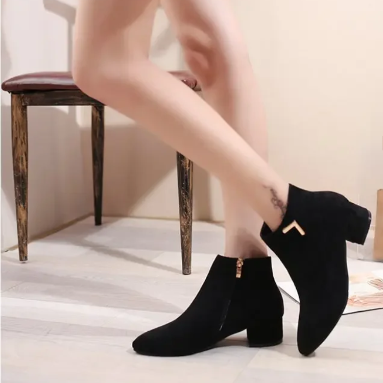 Valenzora | Stiefeletten mit spitzer Zehenpartie und seitlichem Reißverschluss, Damen-Stiefeletten