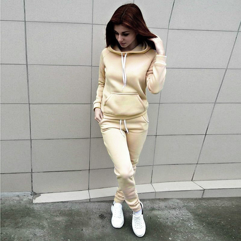 Women's casual tracksuit set with hood and kangaroo pocket, size S