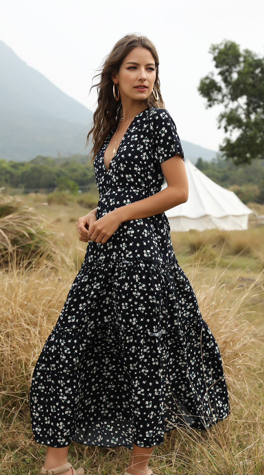 Valenzora | Sommerliches florales Muster, Rüschen, Boho-Maxikleid