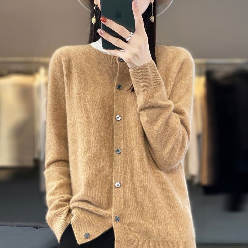 Valenzora | Merinowoll-Strickjacke mit Rundhalsausschnitt und langen Ärmeln