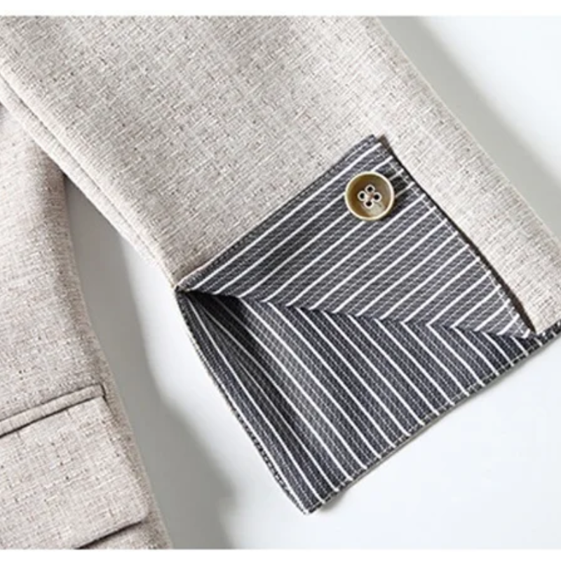 Valenzora | Eleganter Damen-Blazer mit Knopfdetails. Ideal fürs Büro.