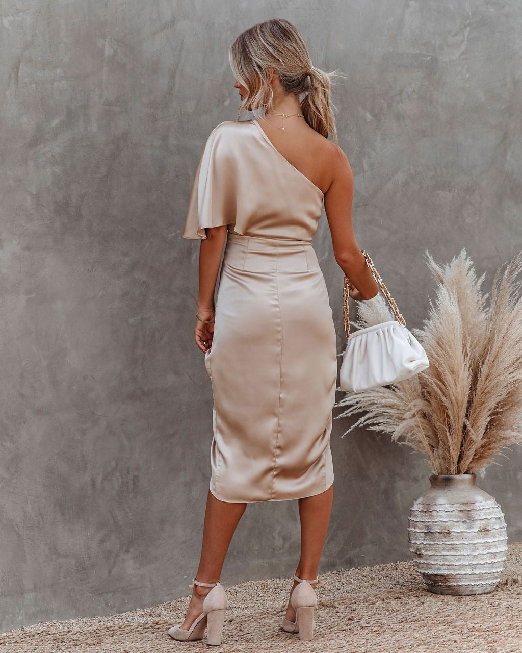 Valenzora | Das sexy, einseitig geschnittene, asymmetrische Abendkleid für Damen
