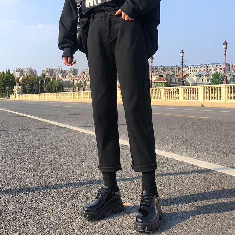 Medium-width women's trousers