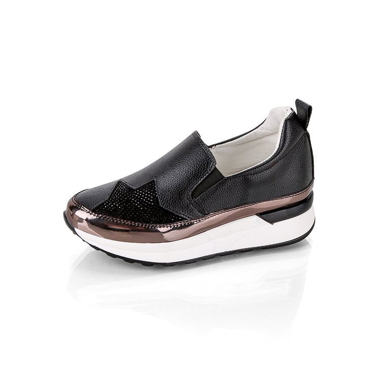 Women's slip-on sneakers with glittery upper and comfortable sole, size S