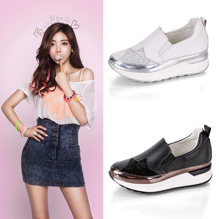Women's slip-on sneakers with glittery upper and comfortable sole, size S