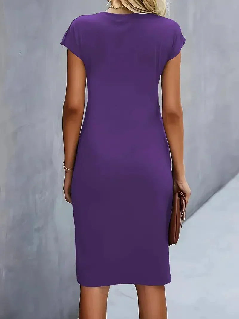 Valenzora | Stylish slim dress with round neckline