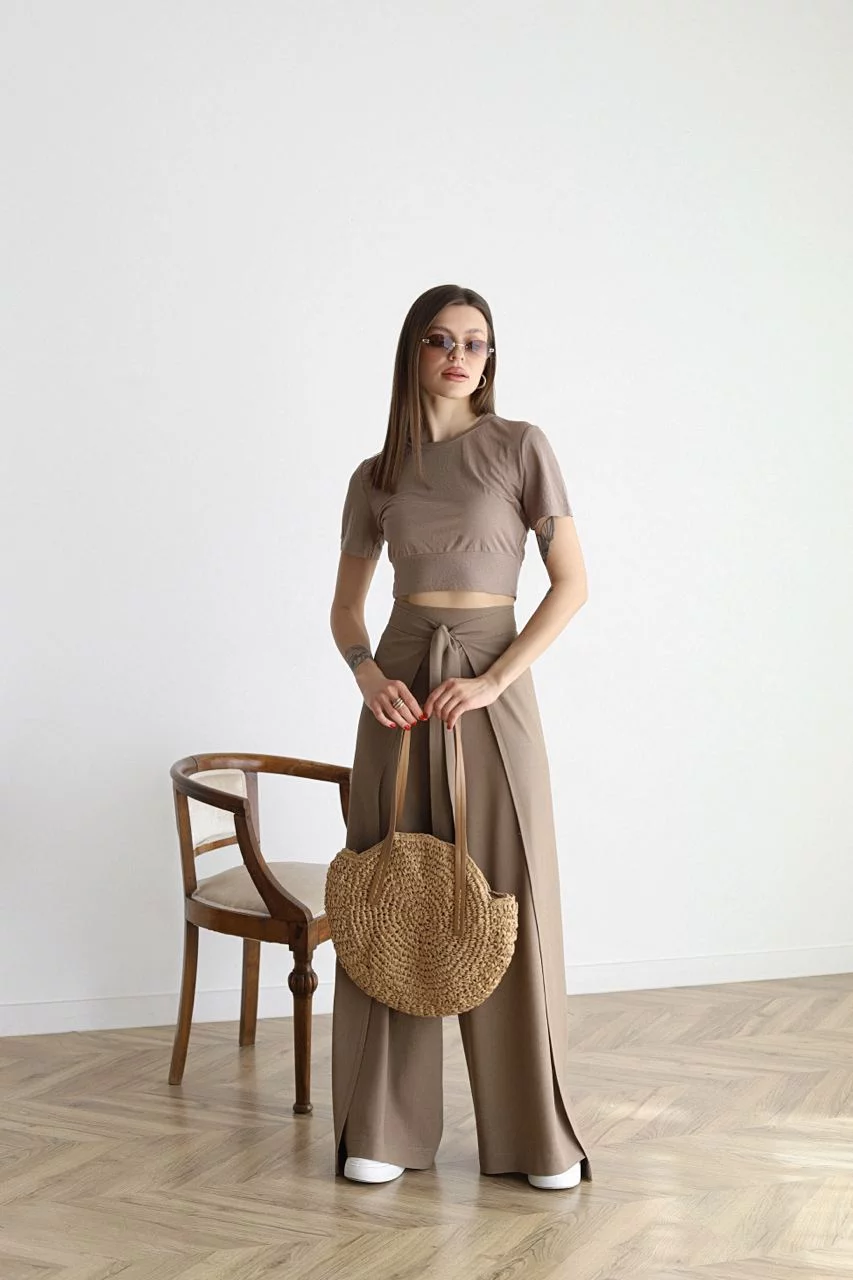 Wide linen trousers