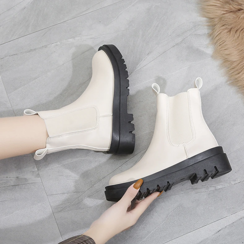 Valenzora | Women's Chelsea Boots with Elastic Sides and Pull Tabs