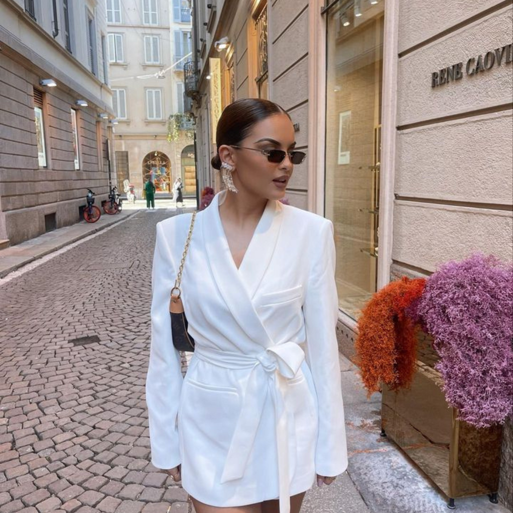 Valenzora | Eleganter Blazer mit Gürtel und passender Hose
