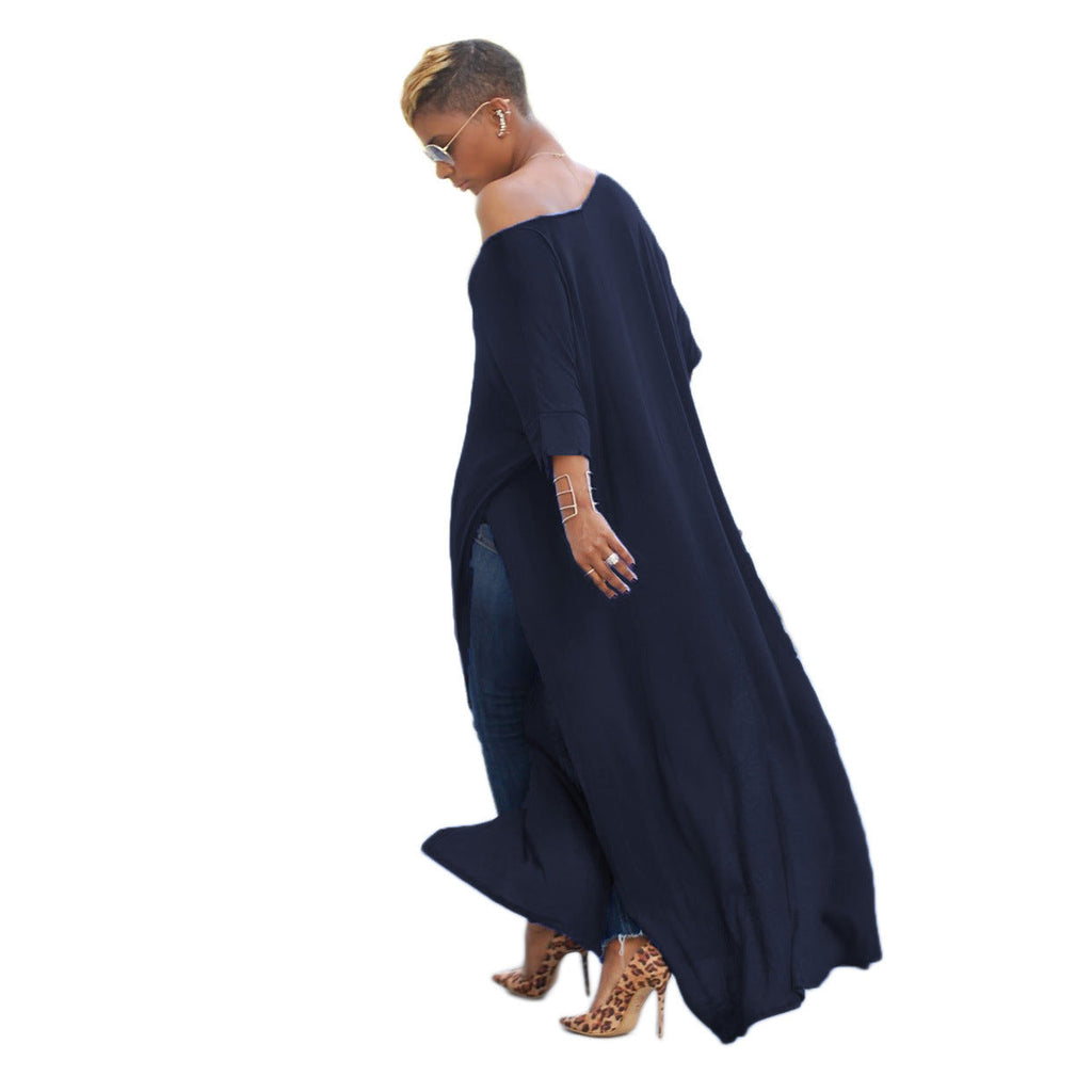 Valenzora | Einfarbiges Kleid mit asymmetrischem Ärmel