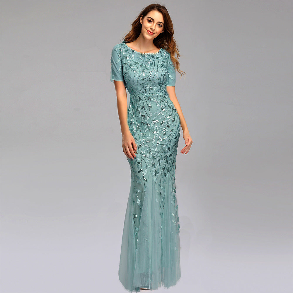Valenzora | Elegant evening dress in gold