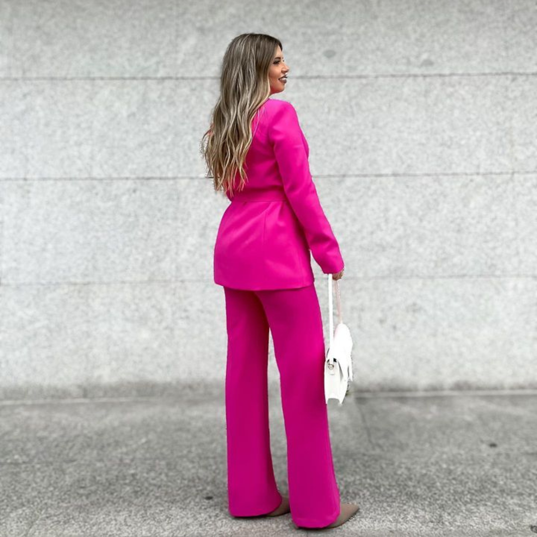 Valenzora | Eleganter Blazer mit Gürtel und passender Hose