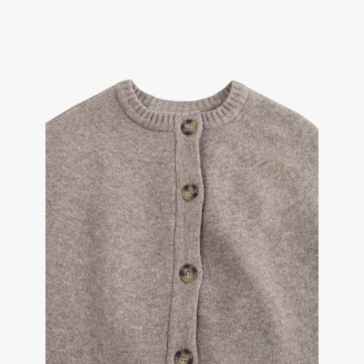 Valenzora | Knitted Cape with Buttons and Tiered Hem