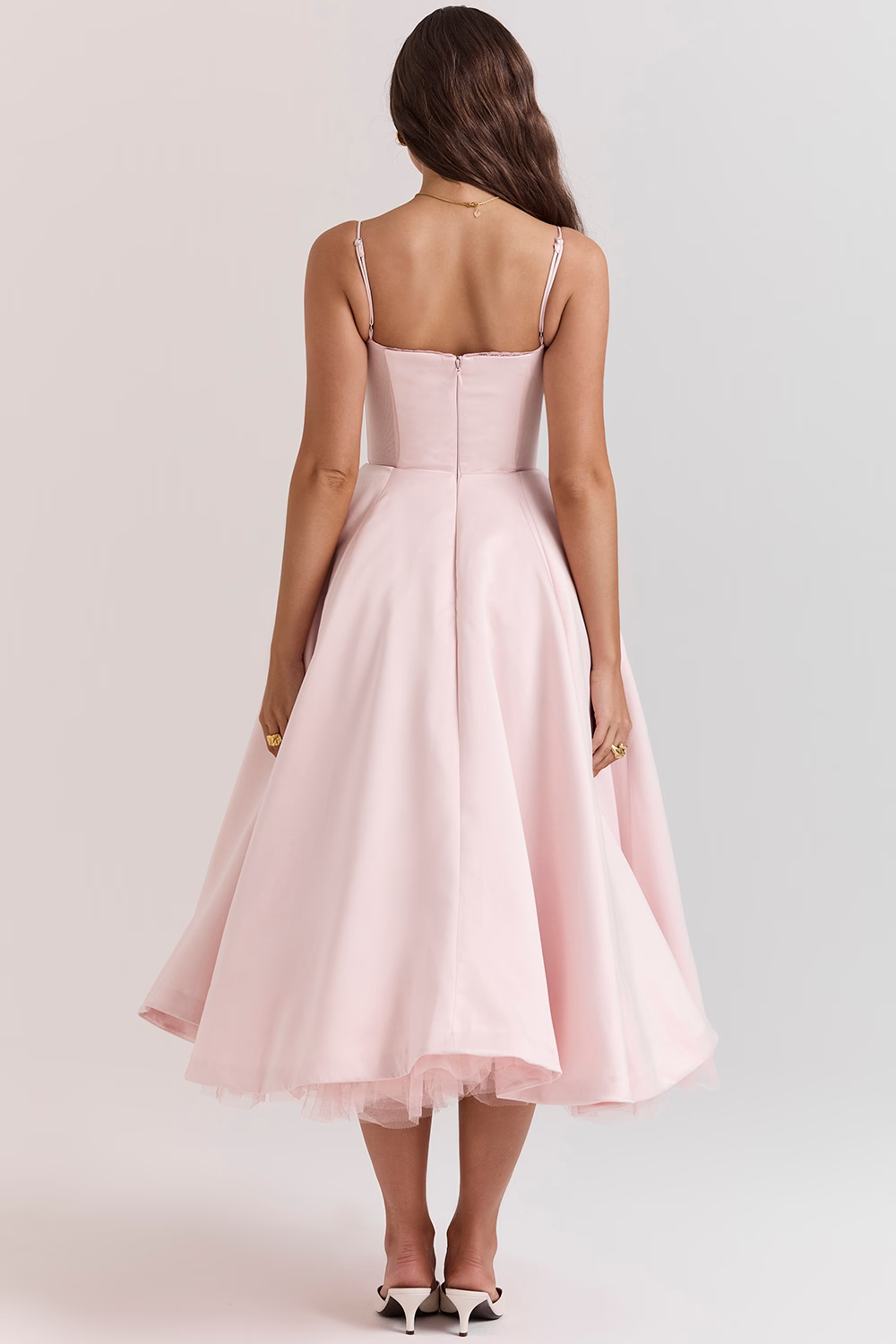 Valenzora | Luxuriöses ausgestelltes Kleid mit Spaghettiträgern für Damen, perfekt für Hochzeiten, Brautmode und Partys, Kasana