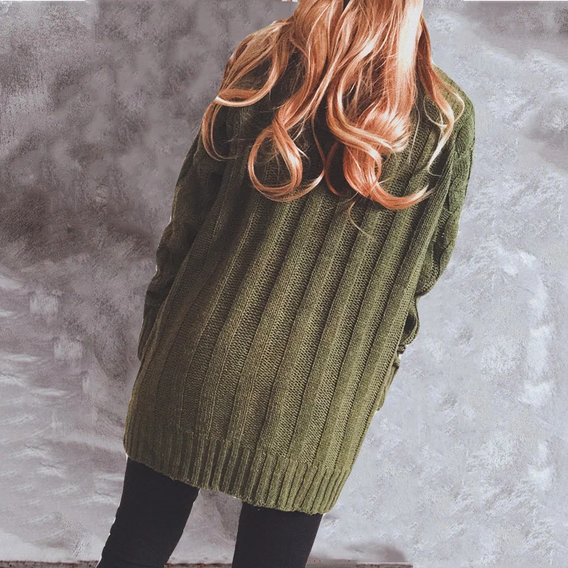 Valenzora | Damen-Wollstrickjacke mit Zopfmuster und Holzknöpfen, lockere Passform