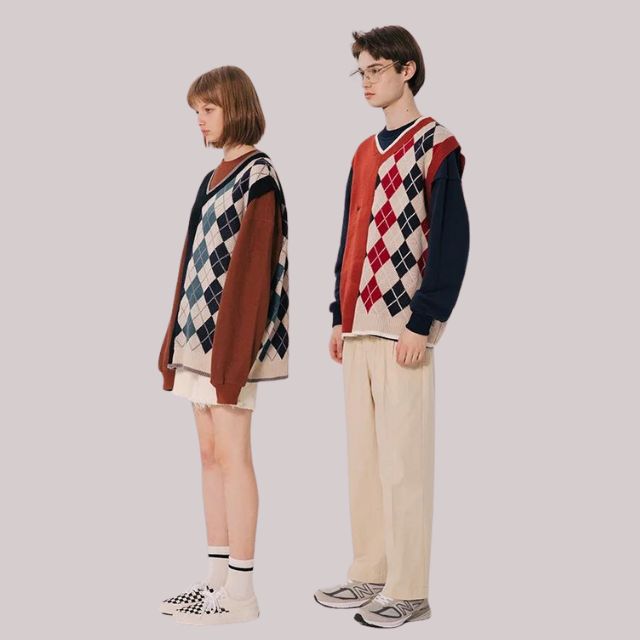 Block knitted vest with diamond pattern