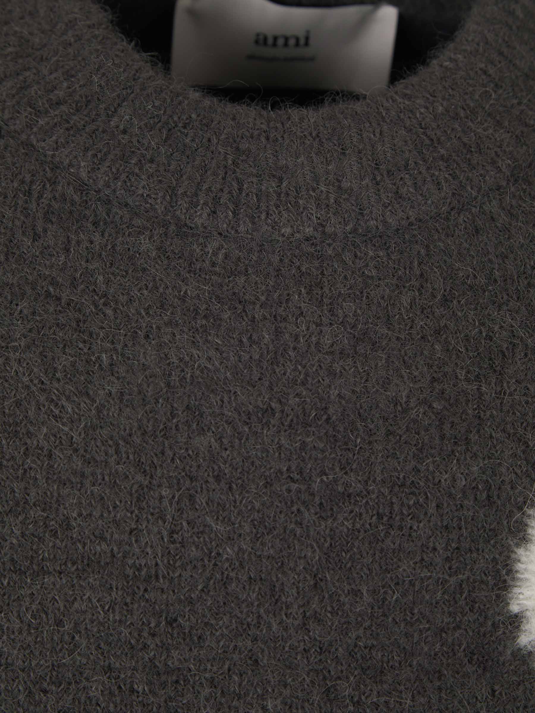 Valenzora | Fashionable heart sweater