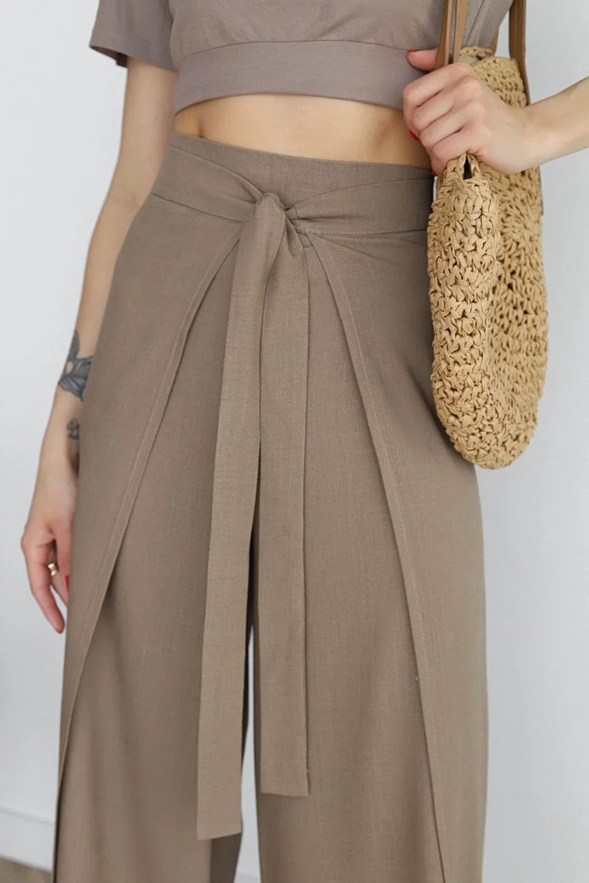 Wide linen trousers